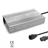 Chargeur rapide 60V LP16 pour trottinettes électriques avec câble d’alimentation en argent