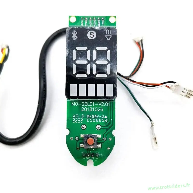 Image d’un circuit imprimé vert avec écran central [XBOT] pour kit controleur 36V
