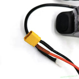 Photo d’un connecteur XT60 jaune avec fils pour kit controleur 36V XBOT avec écran central