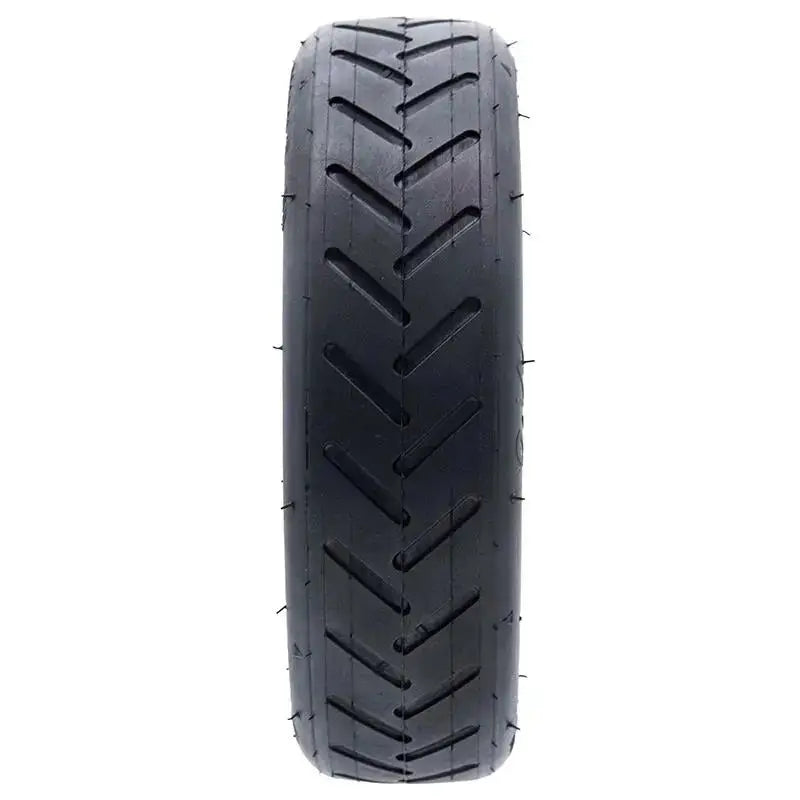 Pneu tubeless en caoutchouc noir avec bande de roulement en chevrons pour trottinettes électriques